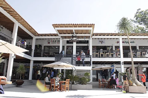 Inaugura Julio Arreola Plaza Comercial “Santa Lucia” en Pátzcuaro
