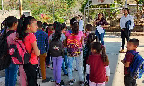 Con transparencia, cubre SEE necesidad docente en escuelas de Michoacán