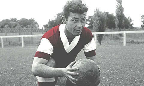 Muere Just Fontaine, máximo goleador en un solo mundial