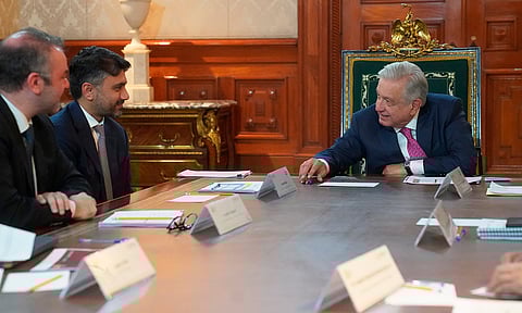 Se reúne AMLO con directivos de Tesla para dar seguimiento a inversión en México