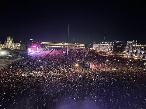 Gobierno reporta 160 mil asistentes a concierto de Rosalía en el Zócalo