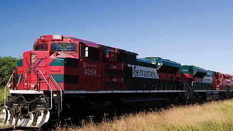 Marina ocupa tramo ferroviario de Grupo México