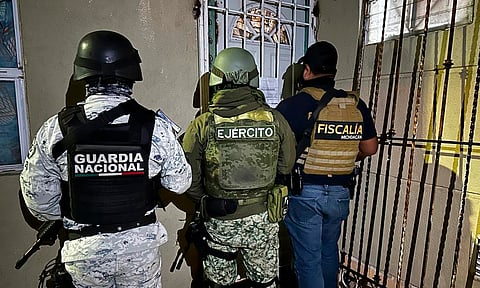 Aseguran armas, droga y autos en fraccionamiento Villa Magna; detienen a uno