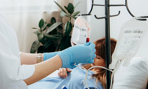 Por ley, menores de edad recibirán transfusiones sanguíneas pese a oposición de padres