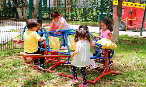 El horario de atención para este curso es de lunes a viernes de 9:00 am a 1:30 pm