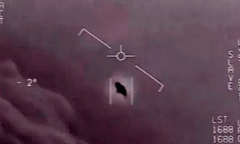 Estados Unidos guarda restos de ovnis y biológicos "no humanos", testifican exmilitares