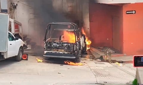 Hombre muere por presunto abuso policial en Hidalgo; pobladores incendian el ayuntamiento