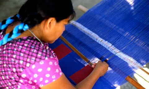 Invitan en Morelia al taller artesanal de telar de cintura