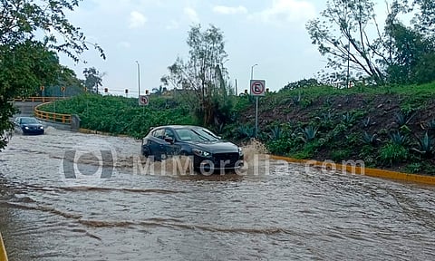 Atiende PC y Bomberos de Morelia afectaciones por lluvia