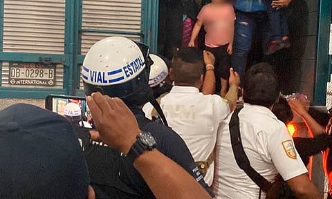 Hallan hacinados en camiones a 265 migrantes, en Oaxaca