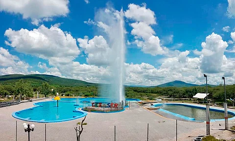 Este verano disfruta de las aguas termales de Rancho Viejo y del Géiser de Ixtlán