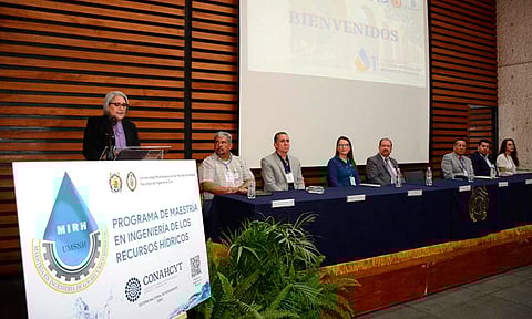 Diserta UMSNH sobre gestión del agua y el impacto de los eventos hidrometeorológicos extremos
