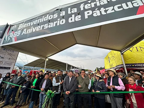 Inaugura Julio Arreola con éxito la Gran Feria de 489 Aniversario de Pátzcuaro