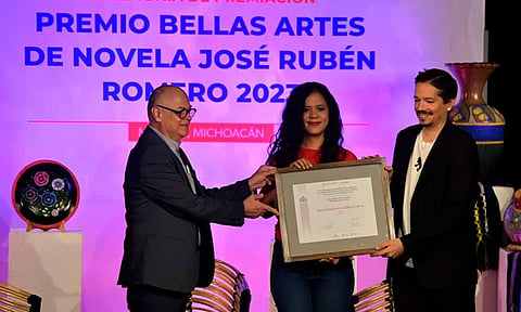 Recibe Carlos Alejandro Calles Guerra Premio Bellas Artes de Novela 2023