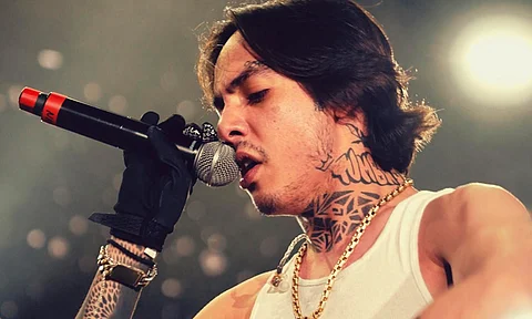Cae multa millonaria a Natanael Cano por cantar corridos tumbados en Chihuahua