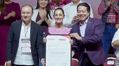 Recibe Sheinbaum constancia como coordinadora de la defensa de la 4T rumbo a 2024