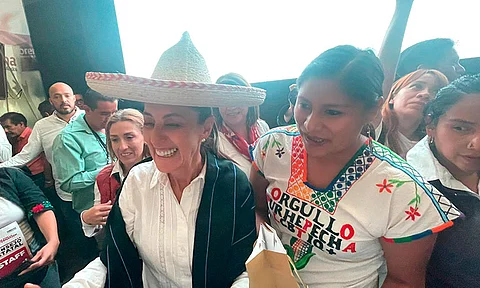Celeste Ascencio presente en el arranque de gira "La esperanza nos une"