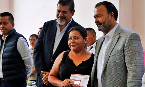 Entregan becas del programa Jóvenes Construyendo el Futuro en Pátzcuaro