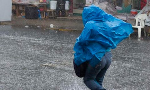 "Lidia" se intensifica rápidamente a huracán categoría 3; lluvias en Michoacán seguirán