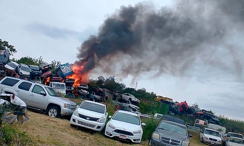 Se registra incendio en corralón de salida a Quiroga