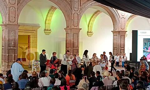 Michoacana gana el Galardón Presidencial del Gran Premio Nacional de Arte Popular