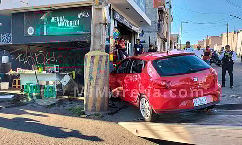 Dan de alta a Oscar; niño que perdió sus brazos al ser embestido por un auto en Morelia