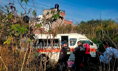 Se accidenta combi Ruta Naranja al norte de Morelia