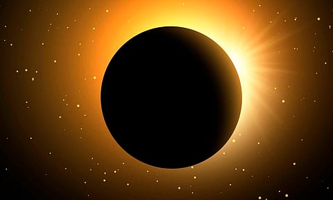 ¿Qué lentes comprar y dónde para ver de forma segura el eclipse solar?