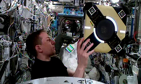 Robot Honey Astrobee de la NASA regresa al espacio