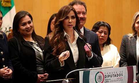 Gloria Trevi celebra reforma en materia de trata de personas en Cámara de Diputados