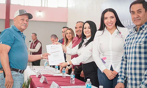 Sedum entrega escrituras y da certeza jurídica a más de 100 familias en Jacona
