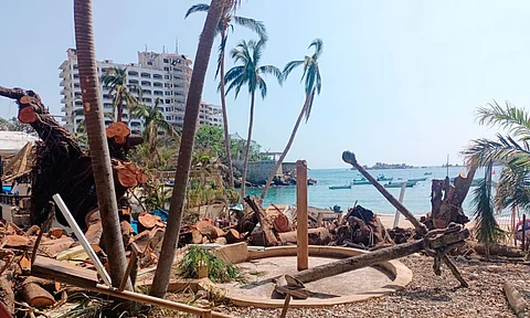 Buscan en el mar de Acapulco aún a 31 desaparecidos tras "Otis"