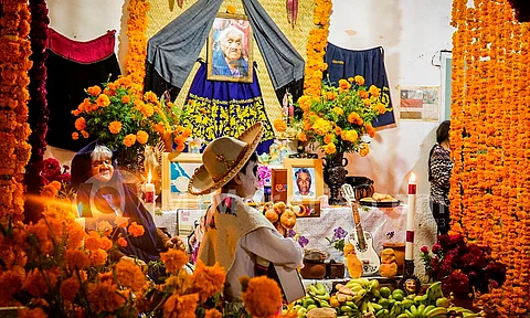 Un éxito el altar a Nana Salud, la inspiración detrás de Mamá Coco