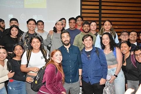 Comparte Gerardo Oñate su “Poderoso Victoria” con estudiantes de la UMSNH