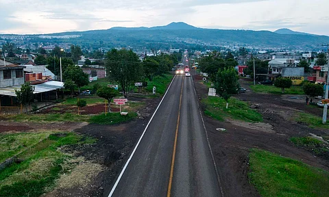 Michoacán moderniza 680 kilómetros de carreteras con más de 4 mil 800 mdp