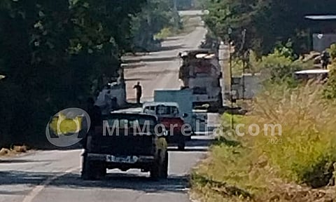 Reportan enfrentamiento armado en carretera libre Uruapan-Lombardía