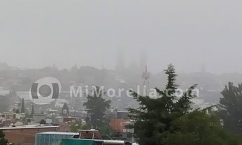 Cierra el aeropuerto de Morelia por neblina y afecta vuelos