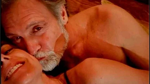 ¡En la cama y sin pudor! Juan Soler comparte video con Paulina Mercado