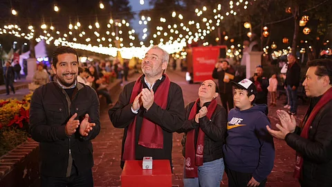 Vive la magia de la fiestas decembrinas en la Villa Navideña