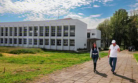 Más obras en la UMSNH; mejoran instalaciones de escuelas en Uruapan