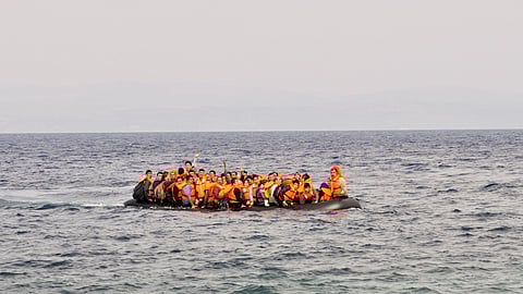 Se hunde barco con migrantes en Libia, 61 mueren ahogados