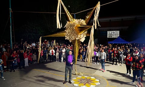 Piñata monumental, aguinaldos y antojitos, en posadas del DIF de Morelia