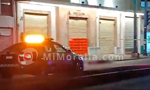 Motociclista muere al accidentarse en un tope de la avenida Madero