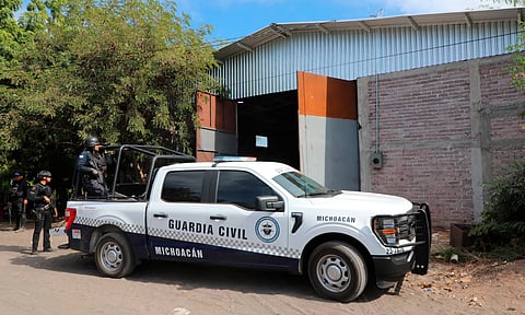 FGE asegura fabrica de armas y explosivos en La Huacana