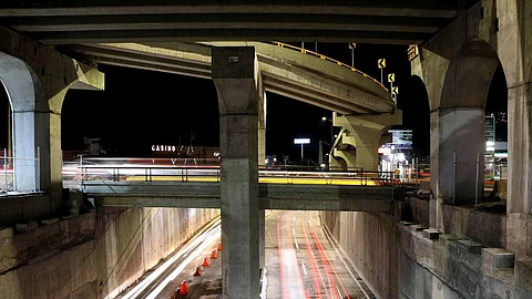Al 100%, obras del bajo puente del distribuidor de salida a Mil Cumbres: Sedum