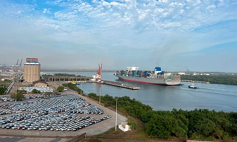 Buque Wan Hai A06 llega por primera vez al Puerto de Lázaro Cárdenas
