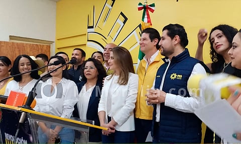 Arropa PRD el registro de Alfonso Martínez