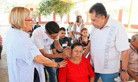 Apatzingán: se fomenta la inclusión a través de la entrega de aparatos auditivos