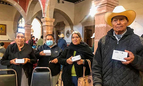 Entrega DIF Michoacán más de 700 aparatos auditivos a grupos prioritarios