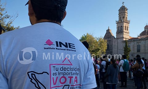 Rinden protesta capacitadores y asistentes electorales del INE